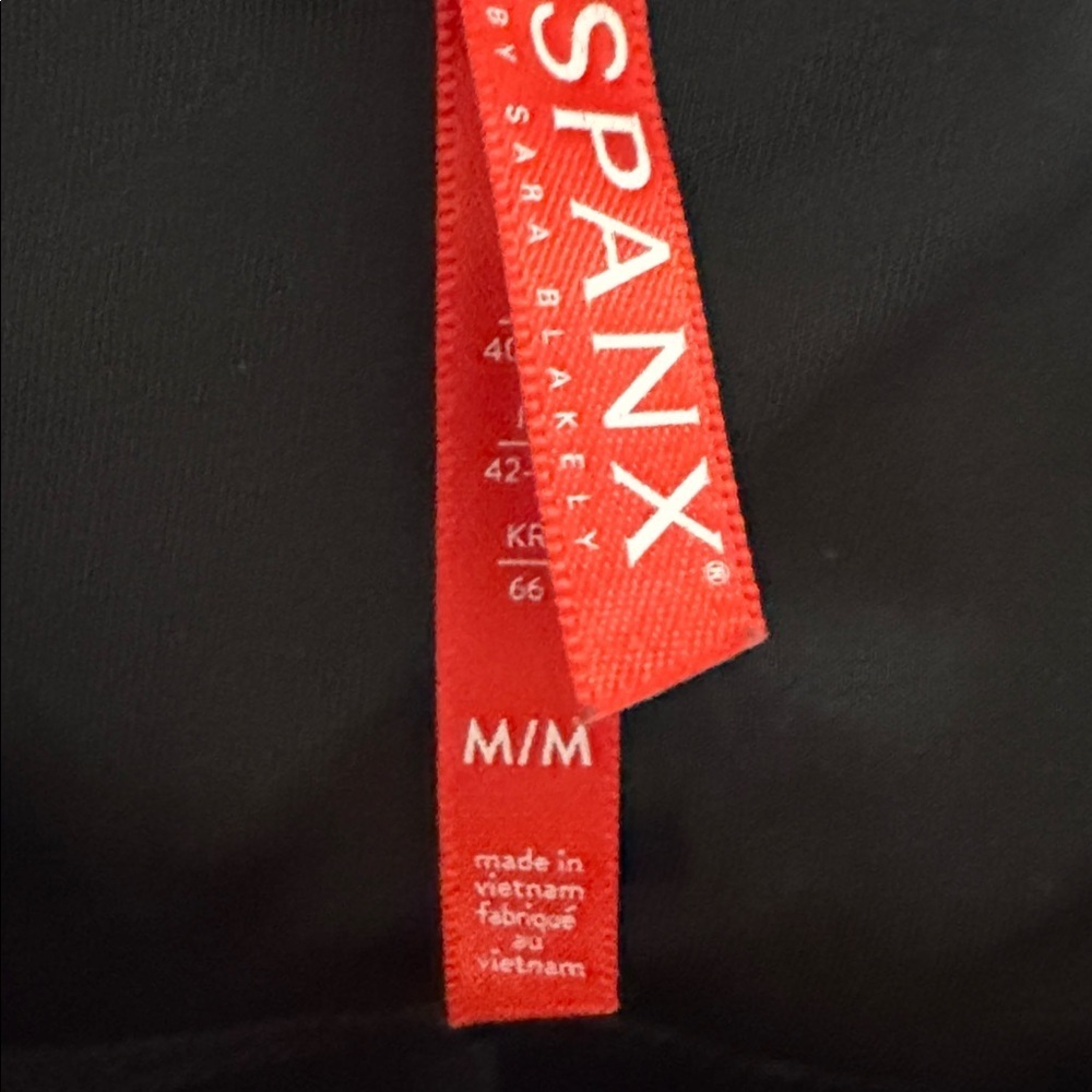 SPANX Black Mid-Rise Medium Leggings - Picture 5 of 5